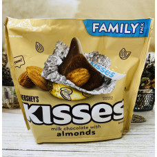 Шоколадні конфети з миндалем Hershey´s Kisses with Almonds оригінал
