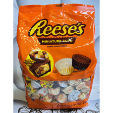 Шоколадні цукерки з арахісовою пастою мікс смаків REESE'S miniature cups оригінал